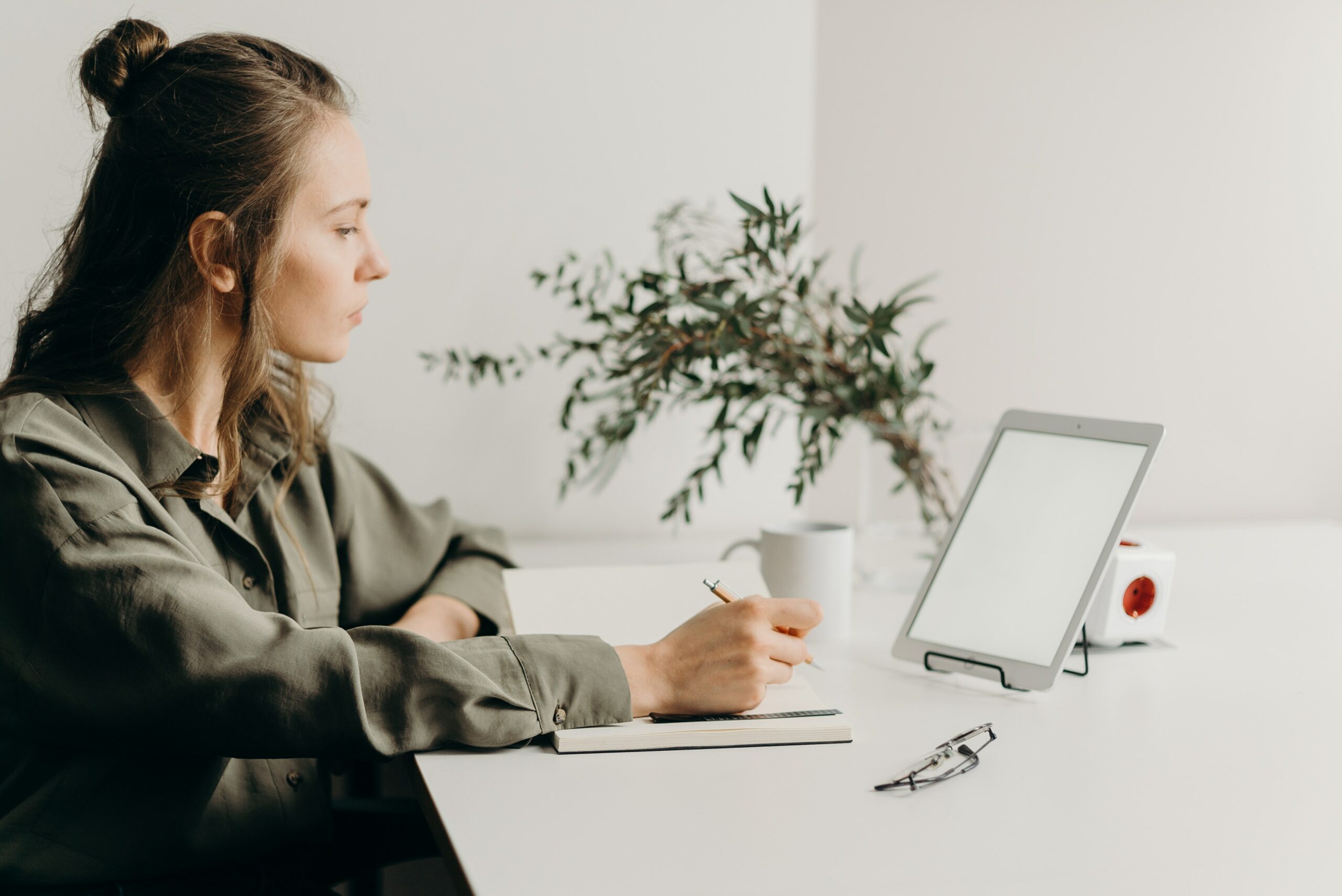 Featured image for 7 ways to increase employee productivity in the workplace