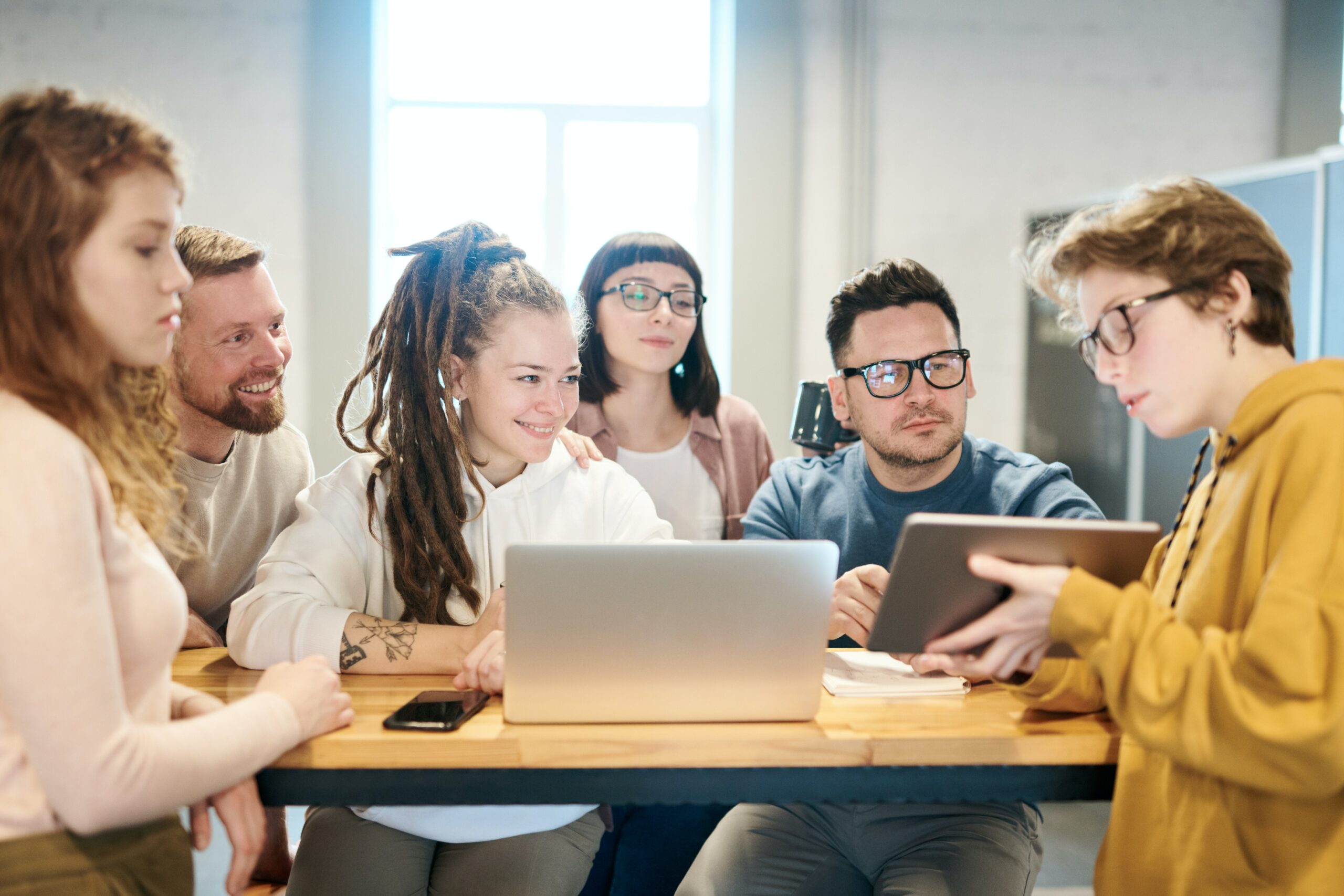 Featured image for Voluntary benefits: pros, cons types of voluntary benefits to offer employees