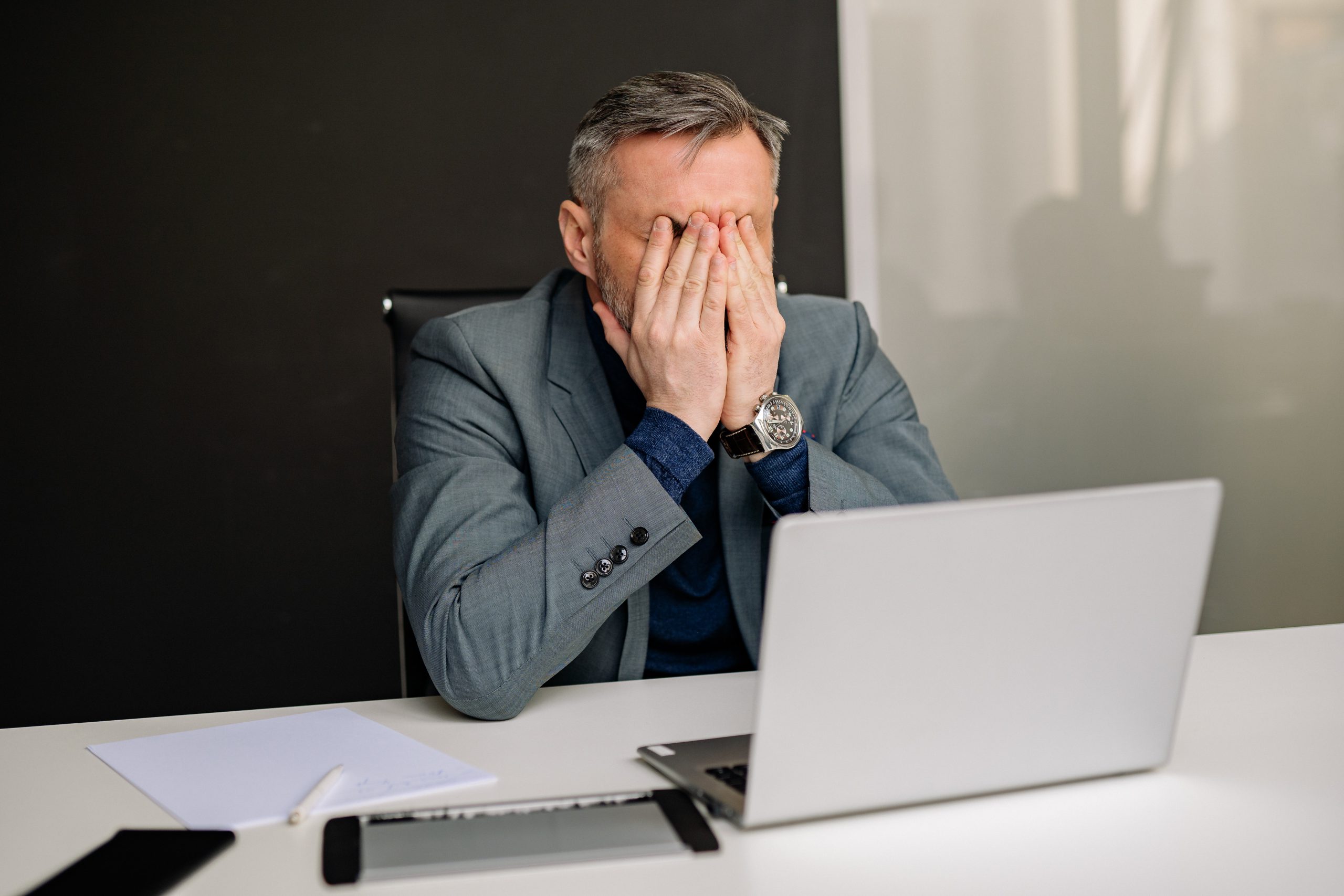 Featured image for Grief in the workplace: 5 ways to support a grieving employee